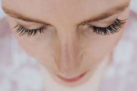 Die kosten einer hochzeit schnell und sicher einschätzen. Braut Make Up Preis Mit Wie Viel Muss Man Rechnen Theperfectwedding De