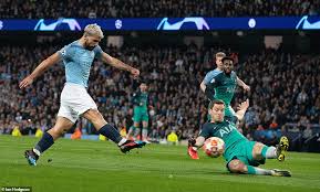 Cüneyt çakır'ın yönettiği maçta futbol tarihine geçebilecek bir 11 4 golün atıldığı 11 dakikada önce manchester city sterling'in 4. Man City 4 3 Tottenham 4 4 Agg Llorente Takes Spurs Into Semi Finals Daily Mail Online