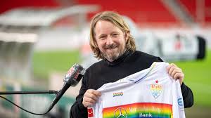 Im rahmen des erinnerungstags im deutschen fußball wird der vfb stuttgart im heimspiel gegen mainz 05 am heutigen freitag in regenbogentrikots auflaufen. Kreis Soest Heimische Kicker Aussern Sich Zu Moglichem Coming Out Homosexualitat Im Fussball Lokalsport