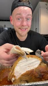 Bakes the Turkey 😁 #turkey #bake #homemade #thanksgiving #food Ngl turkey  prep kinda grosses me out