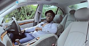 Prince kaybee is a wealthy musician with a lot of properties, so of course he definitely has a beautiful mansion with exotic cars. Prince Kaybee S Papgeld Drama Zalebs