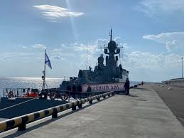 День вмф начинается с поздравлений виновников торжества. Korabli Vmf Rossii Uchastvuyushie V Mvms 2021 Pribyli V Sankt Peterburg