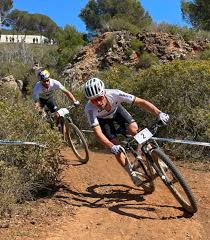 Switzerland's nino schurter has already achieved status as one of the legends of mountain biking. Henrique Avancini Gana A Nino Schurter Al Sprint En El Debut De Ambos En 2021