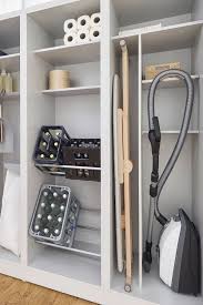 Durch Den Kuchenschrank In Die Speisekammer Kuche Und Hauswirtschaftsraum Von Nobilia Leicht Schuller Und Siematic Kuchenfinder Hauswirtschaftsraum Ordnungssystem Im Schrank Haus Planung
