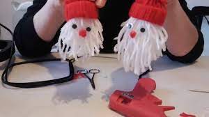 Reproduire le sapin sur le dessus de l'accordéon de papier vert en suivant les contours. Tuto Une Deco Pere Noel Pour Votre Sapin Youtube