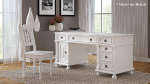 Weisser Schreibtisch Fur Eine Perfekte Arbeitsatmosphare Www Massiv Aus Holz De Schreibtische Landhaus Mobel Schreibtisch Weiss Schreibtisch Landhausstil