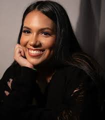 Elizabeth Marquez's Instagram, Twitter & Facebook