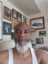 Happy Aloha Friday! Happy running this weekend👟👟