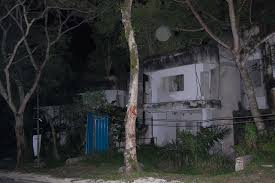 Pengunjung juga boleh menyaksikan persembahan dan pertunjukan yang dipersembahkan oleh penjaga buaya ini pada setiap hari sabtu. Tiket Rumah Hantu Melaka