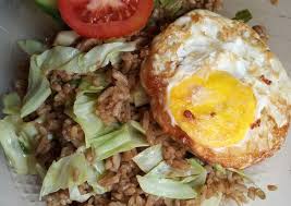1 mangkuk nasi sawi secukupnya kaldu jamur secukupnya kecap manis secukupnya minyak untuk menumis. Resep Nasi Goreng Sederhana Yang Renyah