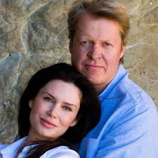 The princess and her lover dodi fayed were killed when their drunk driver crashed. Princess Diana S Brother Earl Spencer To Be A Dad For The Fifth Time Mirror Online