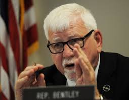 Kentucky pharmacies could continue vaccinating children under bill headed  to full House • Kentucky Lantern