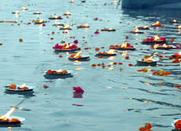 Ganga is considered to be one of the holiest river in hinduism and is said to be the river that can wash away all sins. Ganga Dussehra Festival In Uttarakhand Religious Festivals Of Uttarakhand