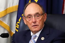 Roe says reputation 'destroyed' by article as he defends stock trades