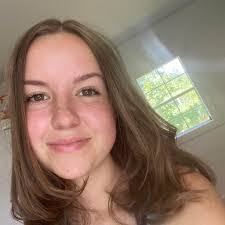 Ruby Beal's Instagram, Twitter & Facebook