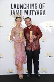 Aturan pertama untuk meluluhkan hati wanita cuek yakni dengan melakukan pendekatan (pdkt) salah satu trik paling ampuh untuk meluluhkan hati wanita yakni dengan tampil berkharisma. Jamu Pahit Dan Sukar Ditelan Inilah Jamu Yang Sesuai Untuk Wanita Moden Lifestyle Rojak Daily