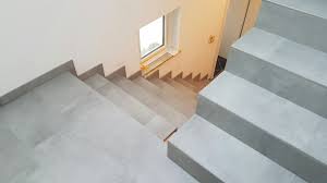Betontreppen, estrichtreppen, steintreppen und stahlbetontreppen können in der regel bedenkenlos gefliest werden. Treppen Fliesen Kampen