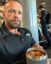 Marc Lobliner's Instagram, Twitter & Facebook