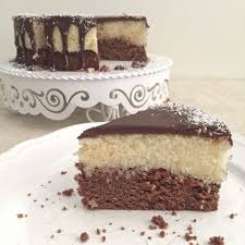 Schoko Kokos Torte Bounty Torte Schoko Ruhrteig Mit Gries Kokos Teig Http Www Himmelsglitzer Schoko Kokos Kuchen Bounty Kuchen Schoko Pudding Kuchen