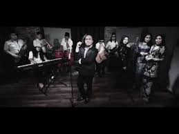 Share hiasi diri indah riangkan hati gundah bersihkan jiwa. Sesuci Lebaran Dato Sri Siti Nurhaliza Cover By Aruel And The Fasola Siti Nurhaliza Cover Music