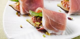 L'insalata fichi e prosciutto è un ottimo piatto freddo veloce da preparare: Antipasto Di Fichi E Prosciutto Crudo Ingredienti E Ricetta