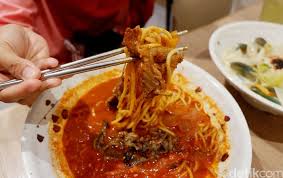 1 sendok makan minyak cabe. Resep Masakan Korea Jjampojng Jjampong Hingga Kimchi Bokkeumbap Makanan Korea Yang Dimasak 5 Idol K Pop Every Now And Then I Have A Craving For Jjamppong Korean Spicy Seafood Noodle