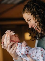 THE BEST PLACE FOR NEWBORN PHOTOS IS… Your home! In home newborn sessions  are my absolute favorite. It allows for endless story telling  opportunities. Your home is where it all happens. It's