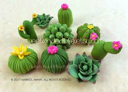 How to make a cactus fondant cake topper. Ensemble De Luxe De 9 Cacti Et Succulent Fondant Cupcake Etsy Succulent Cupcakes Fondant Cupcake Toppers Fondant Cupcakes