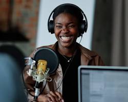 Image de Person Recording a Podcast