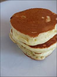 Les Pancakes Parfaits Epais Moelleux Et Rapides A Preparer A La Table De Gaelle Recettes De Pancake Pancakes Moelleux Recettes De Cuisine
