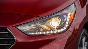 It's hard to recommend anything but the base se with the manual transmission—after all. 2018 Hyundai Accent Caricos