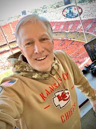 R.I.P to one of the nicest guys in the business. 🙏 Chiefs Radio Executive  Producer- Dan Israel. 😢 Dan has been working with Chiefs radio since 1990  and will be missed by