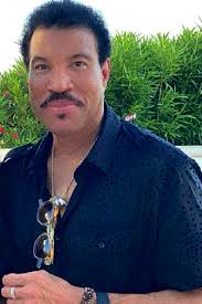 Song that I love of Lionel Richie is 💛TRULY💛