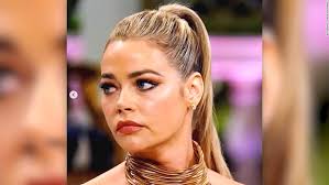 Denise richards was born in downers grove, illinois, the older of two daughters of joni lee, who owned a coffee shop, and irv richards, a telephone engineer. Denise Richards Thanks Fans For Spotting Medical Problem Cnn Video