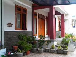 Tanpa ada elemen tambahan seperti tiang maupun dinding, mengingat elemen ini bisa membuat rumah makin tampak sempit. Model Desain Teras Rumah Minimalis Terbaru 1 Lantai Judul Situs