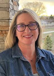 Rachelle Roark's Instagram, Twitter & Facebook