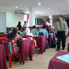 Pada tahun kedua (2004), bilangan pelajar meningkat kepada 653 orang yang. Sekolah Menengah Kebangsaan Taman Bunga Raya 1