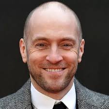 Illusionist Derren Brown's love life and religion after trying to 'train  himself out of being gay'