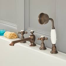 I rubinetti a parete in bagno sono una soluzione ottimale per chi desidera arredare l'ambiente in modo minimalista e senza troppi fronzoli. Montaggio A Parete Rubinetto Per Vasca Da Bagno Con Doccetta E Deviatore Manuale Set Di Rubinetti In Ottone Retro Homelava Attrezzature Per Cucine E Bagni Sistemi Per Vasche Da Bagno E Docce