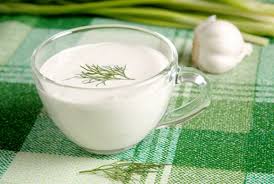 Definition, rechtschreibung, synonyme und grammatik von 'crème fraîche' auf duden online nachschlagen. Saure Sahne Schmand Creme Fraiche Was Sind Die Unterschiede Vivanty Entertainment Lifestyle Vivanty Die Pure Lust Am Leben