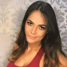 Alessandra Moore's Instagram, Twitter & Facebook