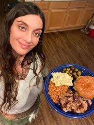 Melissa Callan's Instagram, Twitter & Facebook