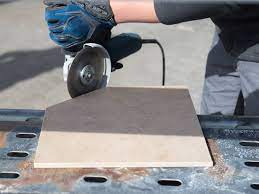 Viele fliesen für den boden oder die wand verhalten. Feinsteinzeug Schneiden So Geht Es Jonastone