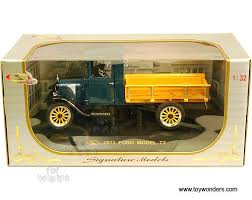 1923 ford model t t bucket(us we're fairly confident the machine is a ford, but exactly which ford model is up for debate. 1923 Ford Model Tt Pickup Truck 32309gn 1 32 Scale Signature Models Wholesale Diecast Model Car