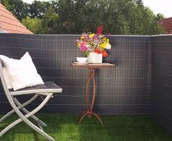 Garten & balkon sichtschutz im hornbach onlineshop & im markt: Sichtschutz Aus Kunststoff Fur Den Gartenzaun Einfach Gunstig Shoppen