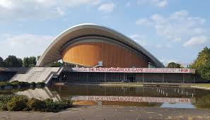 The haus der kulturen der welt is located in the tiergarten park and a direct neighbour of the carillon and the new german chancellery. Das Haus Der Kulturen Der Welt In Berlin Katja Maximini