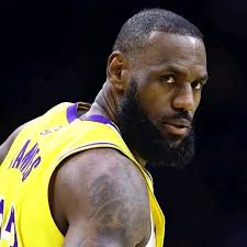 Year 20: Year 21: Year 22: 28.9 PPG 25.7 PPG 23.2 PPG 8.3 RPG 7.3 RPG 7.7  RPG 6.8 APG 8.3 APG 9.0 APG 50/32/77% 54/41/75% 52/44/82% Is LeBron  officially declining 💔💔??