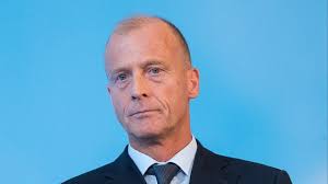 Tom Enders, parachute doré pour parachutiste