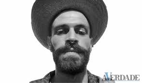 Tiago Sousa vai apresentar exposição "Cor(ação)" no próximo Café Literário  em Paredes