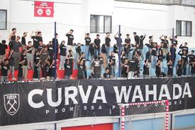 AFISHCO 2025 Resmi Dimulai: Tujuh SMA Unjuk Kebolehan di Lapangan, Babak  Penyisihan Futsal Hari Pertama Panaskan Suasana” - Fakultas Perikanan dan  Kelautan